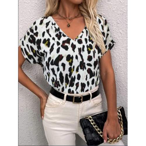 Kadın Kısa Kollu V Yaka Leopar Desen Krep Bluz Kadın Kısa Kollu V Yaka Leopar Desen Krep Bluz