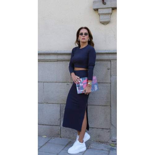 Kadın Soft Kaşkorse Kumaş Bluz Ve Yırtmaç Detaylı Etek Ikili Takım Kadın Soft Kaşkorse Kumaş Bluz Ve Yırtmaç Detaylı Etek Ikili Takım