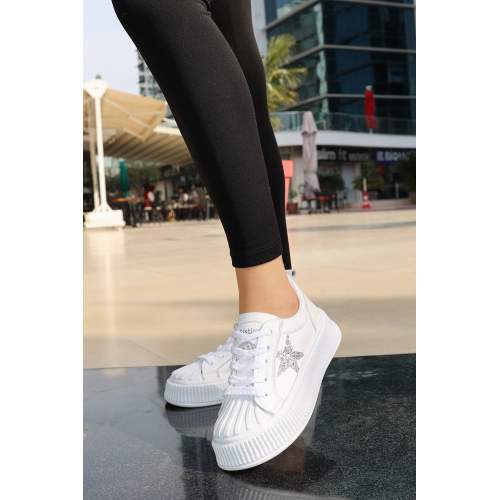 Beyaz Cilt Bağcıklı Spor Ayakkabı Beyaz Cilt Bağcıklı Spor Ayakkabı