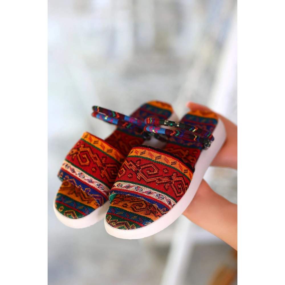 Kilim Desenli Sandalet