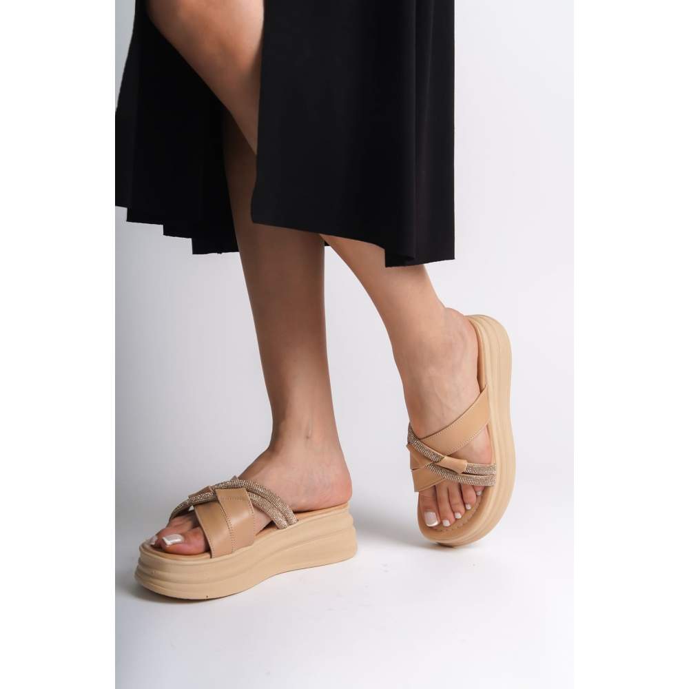 Lisinya948 Düz Topuklu Taşlı Çapraz Şeritli Kalın ve Ortopedik Taban Kadın Terlik TT Ten Lisinya948 Düz Topuklu Taşlı Çapraz Şeritli Kalın ve Ortopedik Taban Kadın Terlik TT Ten