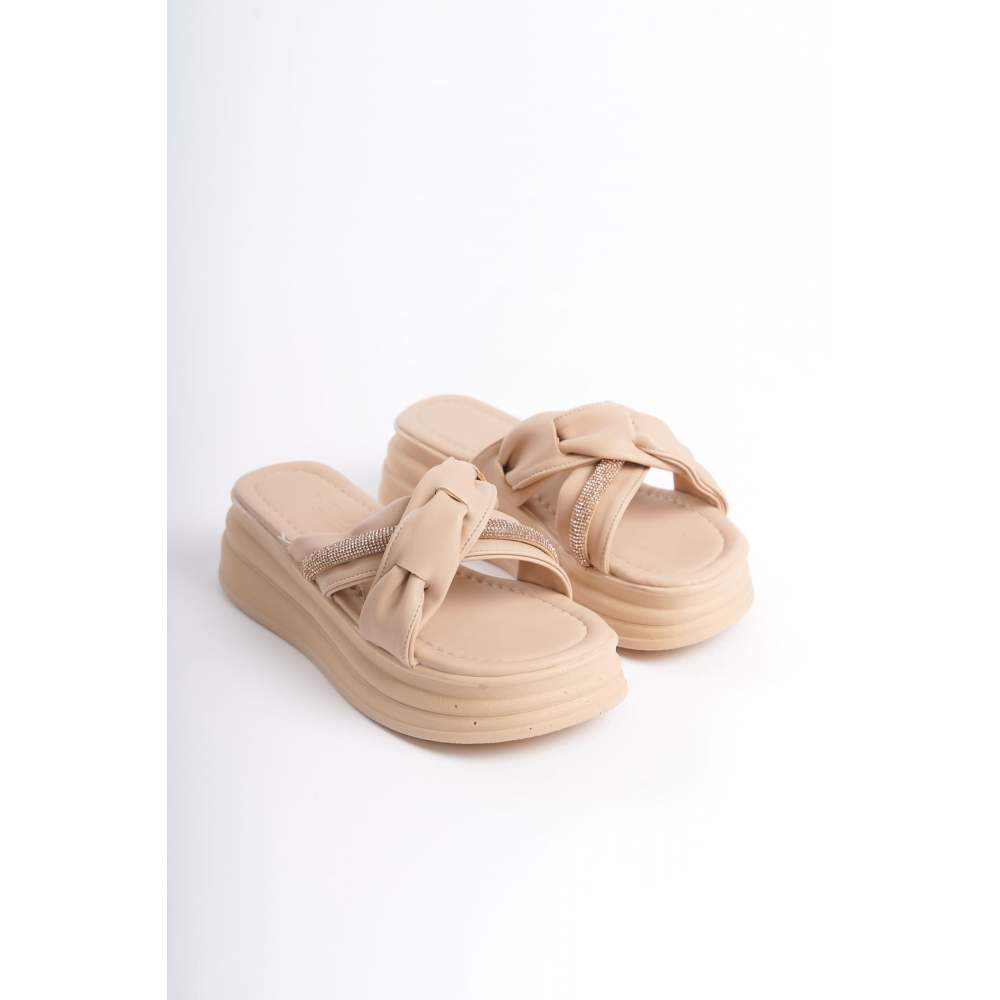 Lisinya948 Düz Topuklu Kurdele Desenli Taşlı Kalın ve Ortopedik Taban Kadın Terlik TT Ten Lisinya948 Düz Topuklu Kurdele Desenli Taşlı Kalın ve Ortopedik Taban Kadın Terlik TT Ten