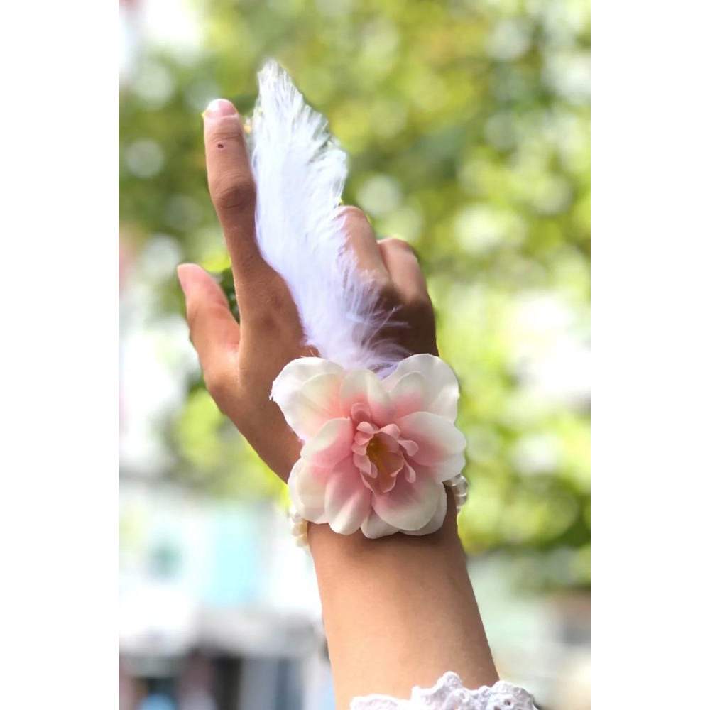 Bride to be Nedime Gelin Bilekliği Tüy ve İnci Boncuk Detaylı Somon Renkli Bekarlığa Veda Partisi Bilekliği 10 Adet Bride to be Nedime Gelin Bilekliği Tüy ve İnci Boncuk Detaylı Somon Renkli Bekarlığa Veda Partisi Bilekliği 10 Adet