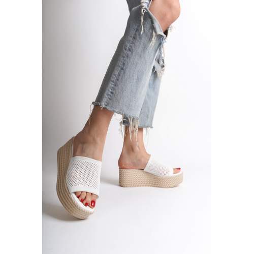 Lisinya948 Dolgu Topuklu Ortopedik Taban Hasır Görünümlü Triko Kadın Terlik KT Beyaz Lisinya948 Dolgu Topuklu Ortopedik Taban Hasır Görünümlü Triko Kadın Terlik KT Beyaz