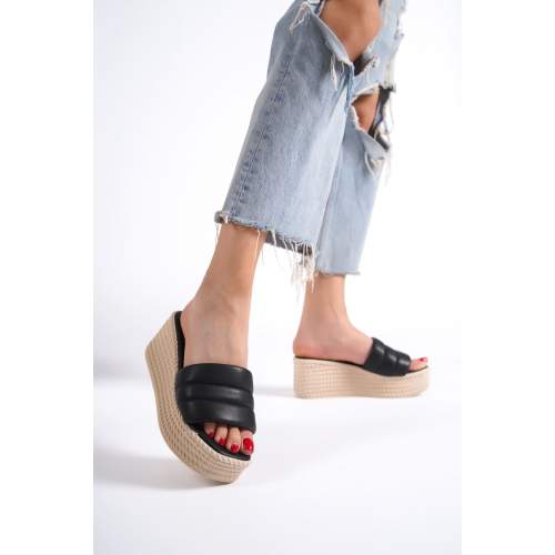 Lisinya948 Dolgu Topuklu Ortopedik Taban Hasır Görünümlü Kadın Terlik KT Siyah Lisinya948 Dolgu Topuklu Ortopedik Taban Hasır Görünümlü Kadın Terlik KT Siyah