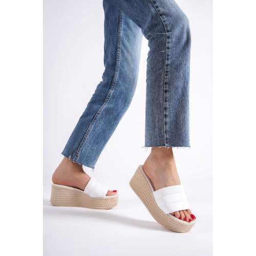 Lisinya948 Dolgu Topuklu Ortopedik Taban Hasır Görünümlü Kadın Terlik KT Beyaz Lisinya948 Dolgu Topuklu Ortopedik Taban Hasır Görünümlü Kadın Terlik KT Beyaz