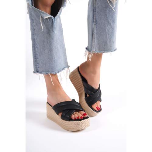 Lisinya948 Dolgu Topuklu Ortopedik Taban Hasır Görünümlü Kadın Terlik KT Siyah Lisinya948 Dolgu Topuklu Ortopedik Taban Hasır Görünümlü Kadın Terlik KT Siyah