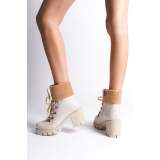 Lisinya948 Bağcıklı Fermuarlı Ortopedik Taban Topuklu Kürk Detaylı Cilt Kadın Bot KT Krem Lisinya948 Bağcıklı Fermuarlı Ortopedik Taban Topuklu Kürk Detaylı Cilt Kadın Bot KT Krem