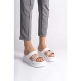 Lisinya948 Düz Topuklu Taşlı Şeritli Kalın ve Ortopedik Taban Kadın Terlik BT Beyaz Lisinya948 Düz Topuklu Taşlı Şeritli Kalın ve Ortopedik Taban Kadın Terlik BT Beyaz