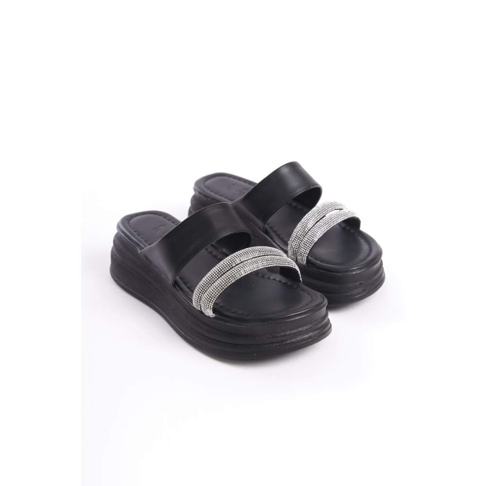 Lisinya948 Düz Topuklu Taşlı Şeritli Kalın ve Ortopedik Taban Kadın Terlik ST Siyah Lisinya948 Düz Topuklu Taşlı Şeritli Kalın ve Ortopedik Taban Kadın Terlik ST Siyah